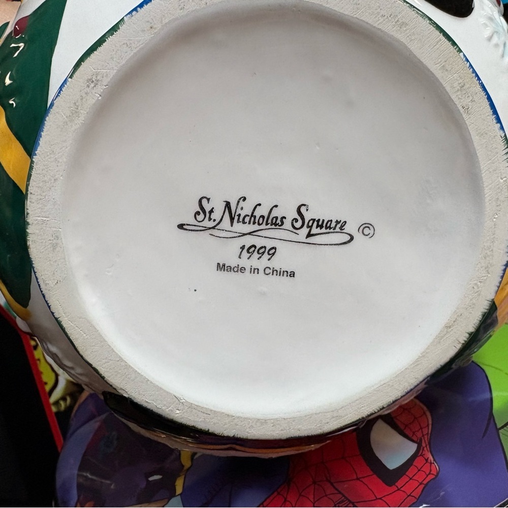 Vintage 1999 St. Nicholas Square holiday Christmas Ceramic bowl - Picture 3 of 3